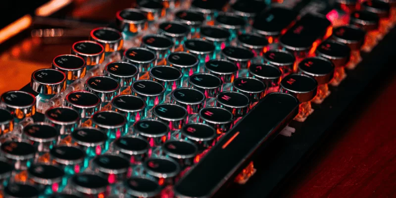 Mechanical keyboard with tactile switches ideal for programmers and gamers